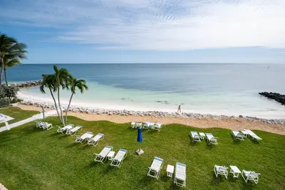 Image de Oceanfront Private Beach in Key Colony Beach Florida Keys