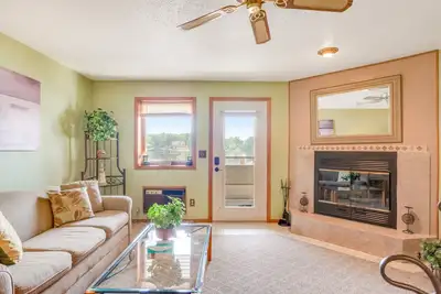 Image de Waterfront condo with resort amenities, grill, firepit, jetted tub, & partial Ac