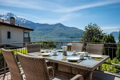 Image de Lake view apartment with balcony and parking - Larihome A25