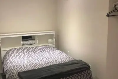 Image de Newly Upgraded basement apartment suite