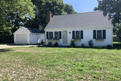 Image de Newly remodeled 3 bedroom, 2 bath South Yarmouth Home