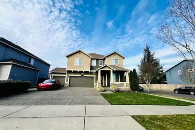 Image de Bright & Spacious Modern House With Gorgeous Landscape + Ac\nSEATTLE