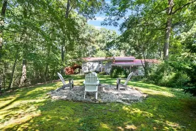 Image de Secluded 5-acre Woodland Hideaway Retreat; Family reunion Haven; Pet Friendly