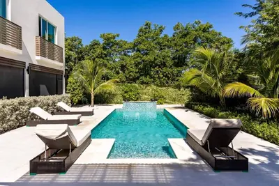 Image de Beautiful Property- Walk to Beach! -Cv41-2