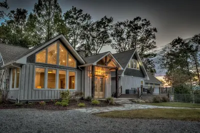 Image de Cider House - Private Pool | Close to Town | Game Room & Firepit