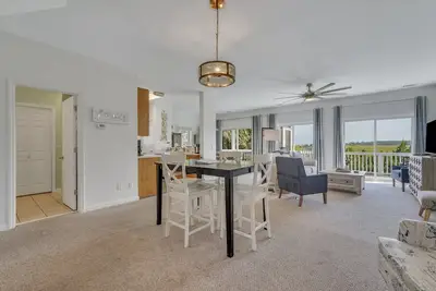 Image de Coastal Harbor Island Getaway < 1/2 Mile to Beach