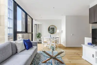 Image de Cosy Revolve at Palladium A Stylish Urban Oasis