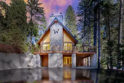 Image de W House in Bls, Game Room, Fire Pit, Hot Tub, Central Ac&Heat, Pet friendly!