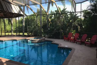 Image de Four bedroom, 3 bath, 3 car garage pool house in north Sarasota.