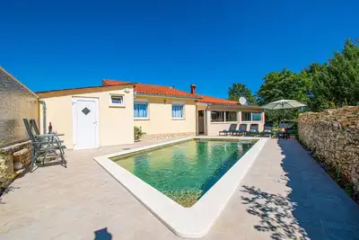 Image de Beautiful holiday home with a private pool near Pula.