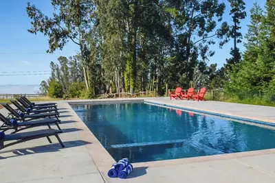 Image de Sebastopol Estate: Pool ~ Spa ~ Firepit ~ Ev Charger