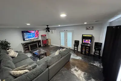 Image de great home in Waukegan for navy graduate families close distance to navy base! !