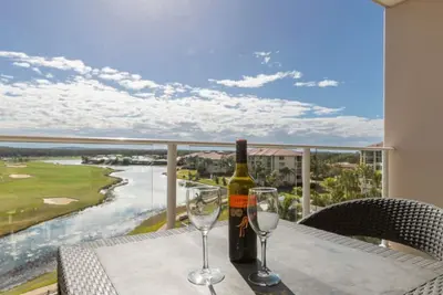 Image de Pelican Waters Resort Unit 425