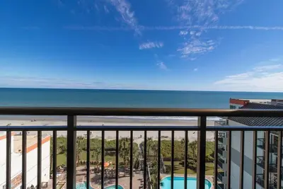 Image de Luxurious Oceanfront Suite 9th Floor