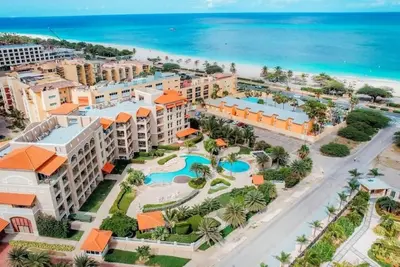 Image de The Elegance of Oasis -3br Apartment Beach Front