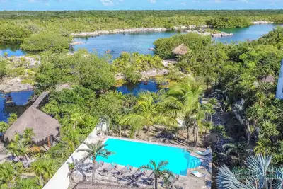 Classic Akumal villa located on Yal Ku Lagoon, pool, Ac and more!