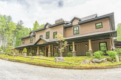 Image de Luxury Lodge Sleeps 26 Comfortably at Sapphire Valley Resort
