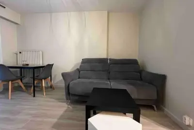 Image de Studio avec grand balcon bail mobilité uniquement