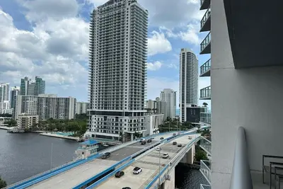 Image de Cozy 1br Retreat with Pool, Beach Service & Full Kitchen Over Canal