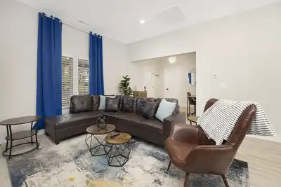 Image de Downtown Modern Living!