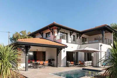 Image de Villa Fabienne en plein centre ville avec piscine chauffée