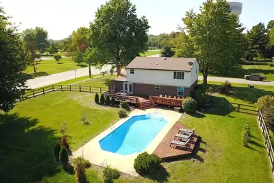 Image de Amazing Pool & Walk to the Park