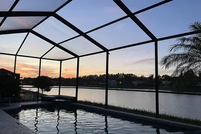 Image de 15 Min from the Gates of Disney, Sleeps 10, Pool+View