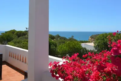 Image de Spacious Four Bedroom Villa W\/ Ocean View - V151