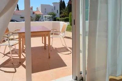 Image de Spacious Three-bedroom Apartment w/ Ac - B004