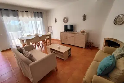 Image de Three-bedroom House w/ Outside Area - C004