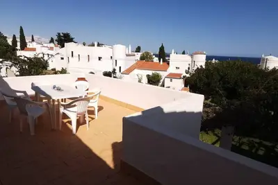 Image de Two Bedroom House W\/ Sea View - V051