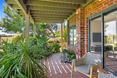 Image de Coastal meets Country at this Ventnor Beach Escape