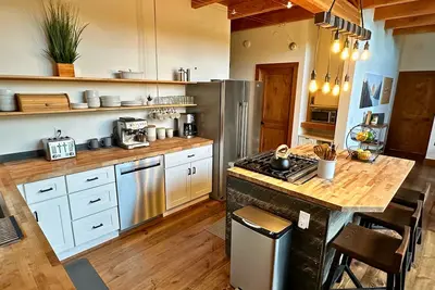 Image de Newly Built Mountain Cabin in the Heart of Tahoe Donner! \n