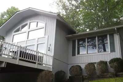 Image de K & J Cottage Relax and Recharge on your vacation! Sleeps 8