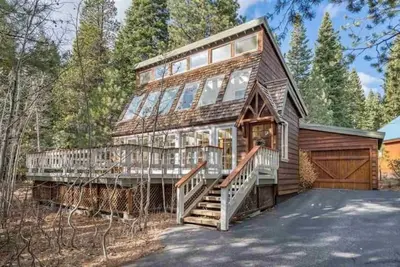 Image de Bright, Stylish, Equipped, Pet-Friendly, Great Location, Lake access, Ski lodge!