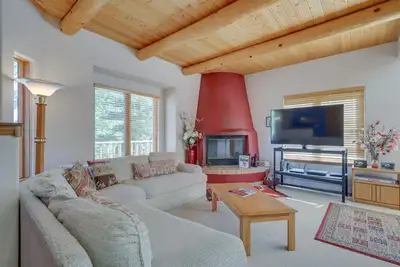 Image de Serene Amalia Cabin w/ Deck & Mountain Views