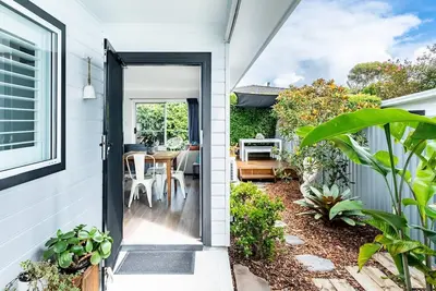 Image de A Chic Coastal Hideaway at Toowoon Bay Beach