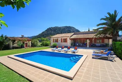 Attractive Stone-Built Villa, A/C, Private Pool, Idyllic Countryside Setting 5mins drive to Pollenca