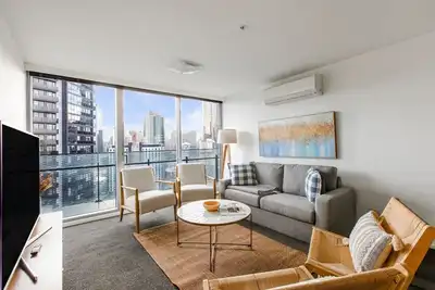 Image de Elevated Elegance Your Stylish Urban Sanctuary