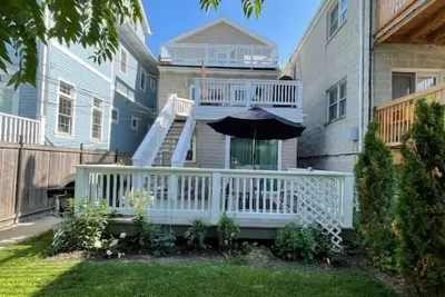 Image de 2bd/1 Ba with summer patio in quiet Roscoe Village