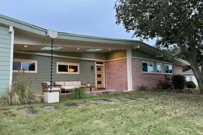 Image de Heated Pool Home. 7 Mins to the Beach! Arcade. Perfect retreat rain or shine!