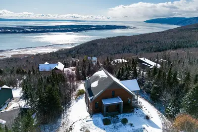 Image de Chalet La Panoramique: Luxe, Vue Imprenable sur le Fleuve Saint-Laurent & Spa