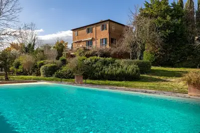 Amazing Villa Near The Lake With Pool, Castiglione del Lago, Italy