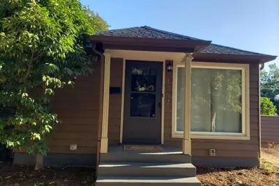 Image de Urban Retreat! 1 mi to downtown. 2. 5 mi to University of Oregon/Autzen stadium