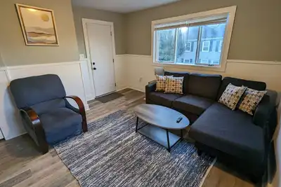 Modern 1br in downtown Biddeford