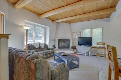 Image de Secluded Amalia Retreat w/ Cozy Fireplace & Grill!