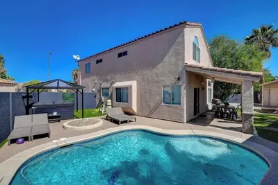 Image de Pool, Hot Tub, & Games at 3br Fun Family Getaway