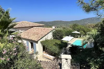 Image de Villa de Luxe 4 Chambres avec Piscine Chauffée et Aménagements Haut de Gamme, La Croix-Valmer