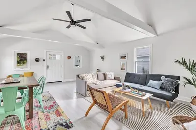 Image de Summer Sale| Beach Bungalow | Walk2Beach| Pet| Pkg