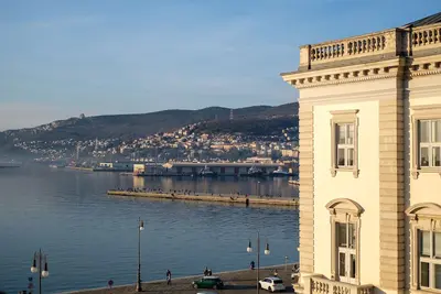 Trieste Luca's Home - Luxury Apartment next to the Hotel Savoia